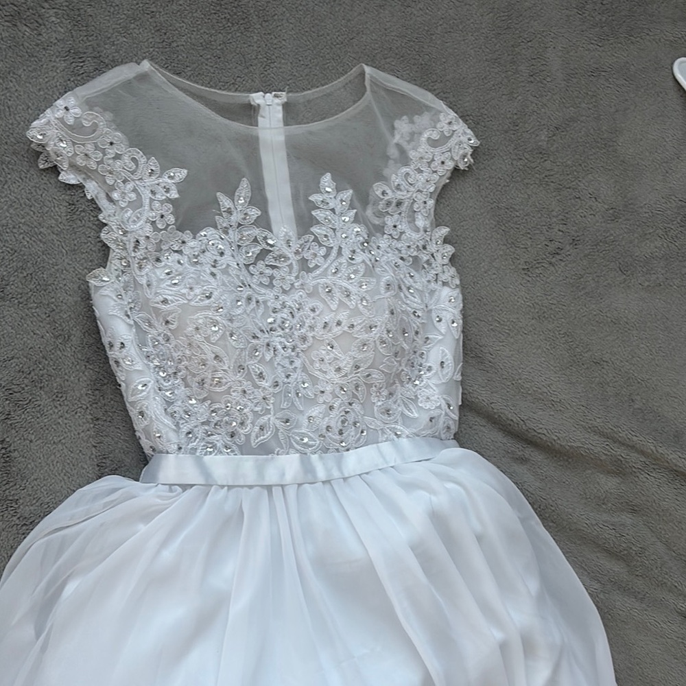 Elegant White Lace Dress